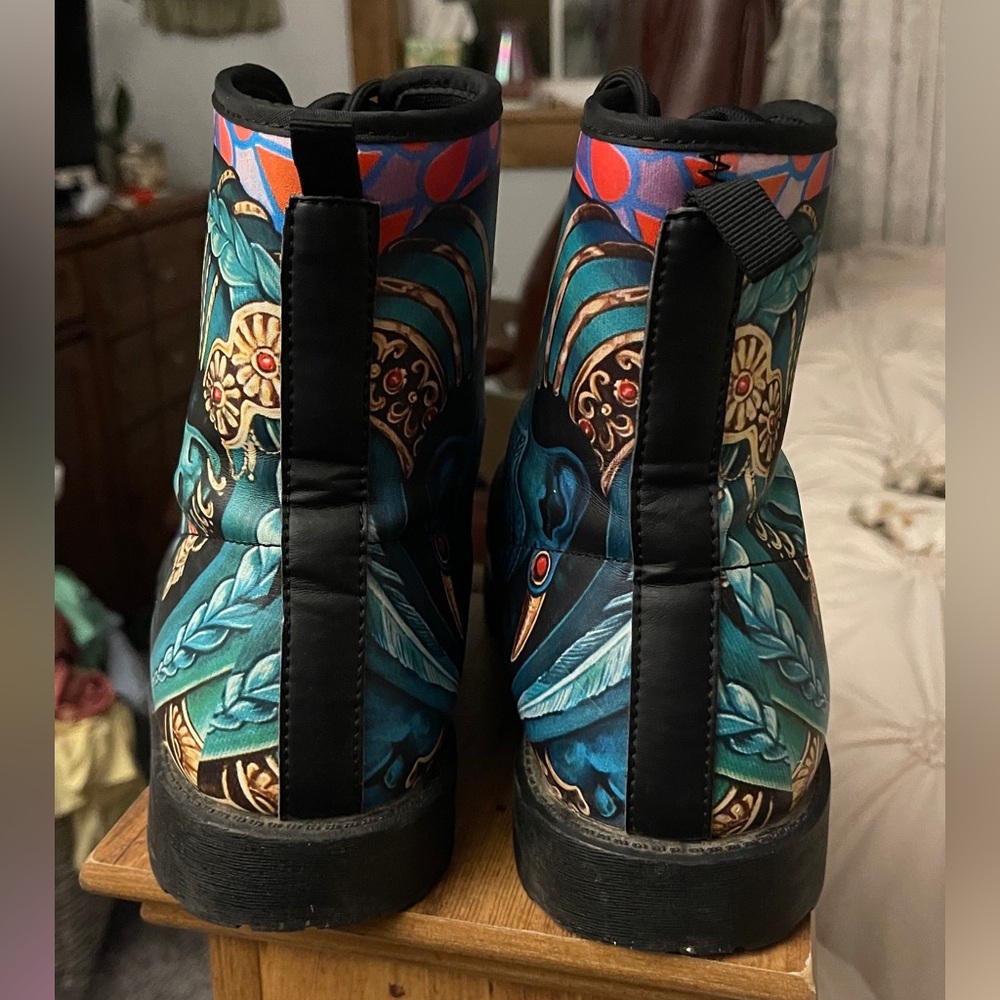 Women’s Unique Design Vegan Leather Combat Boots Size 10 - Picture 5 of 9